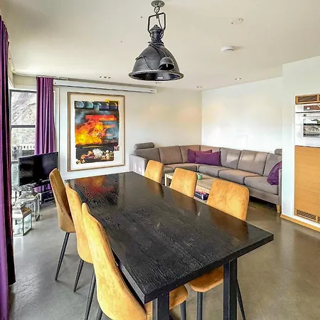 2 Bedroom Gorgeous In Holiday home *
